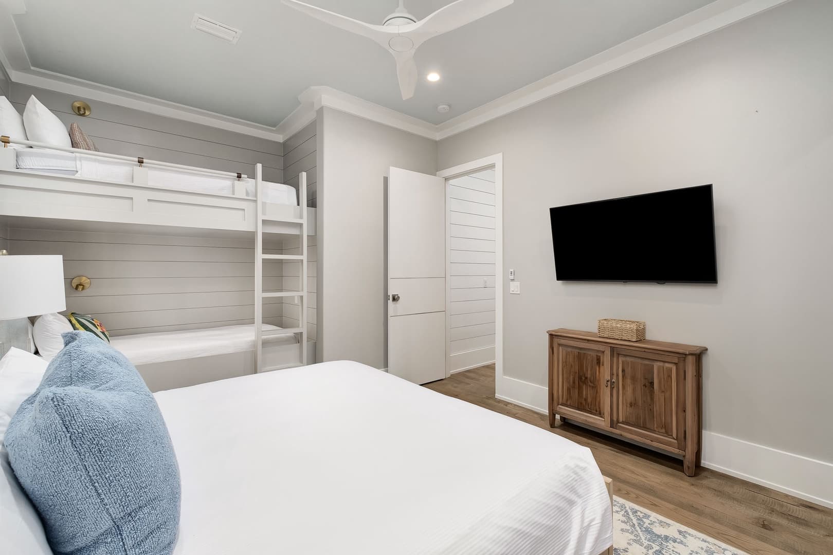 Coastal Dream Manor - Image 49