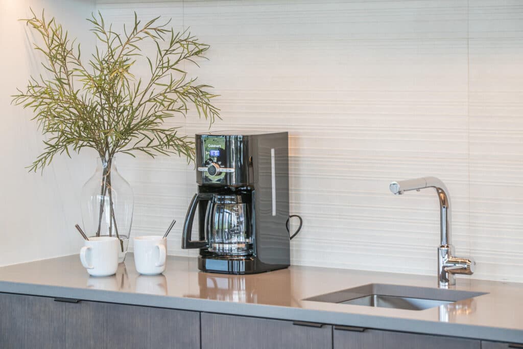 Rustic Madison Lakelodge - Image 4