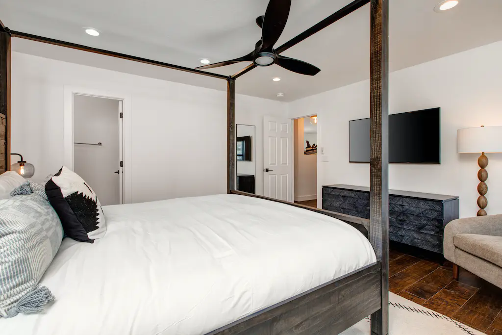 Last Run of the Day House - Image 19