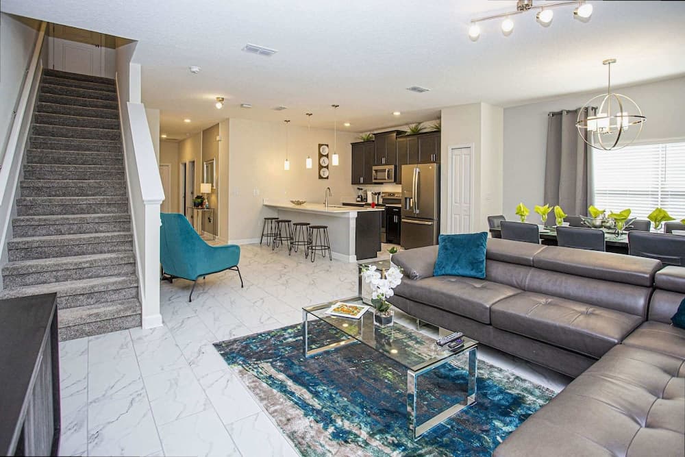 Bright Vale - Image 1