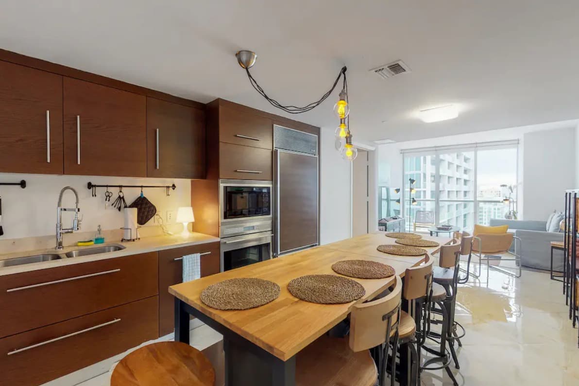 Iconic Views - Image 9