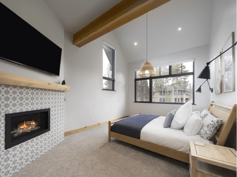 Whale's Tail Watch - Image 13