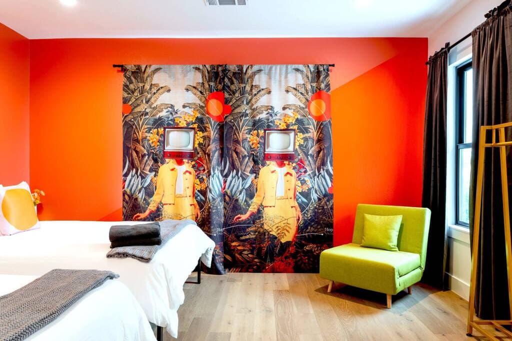 Queen's Gambit - Image 31