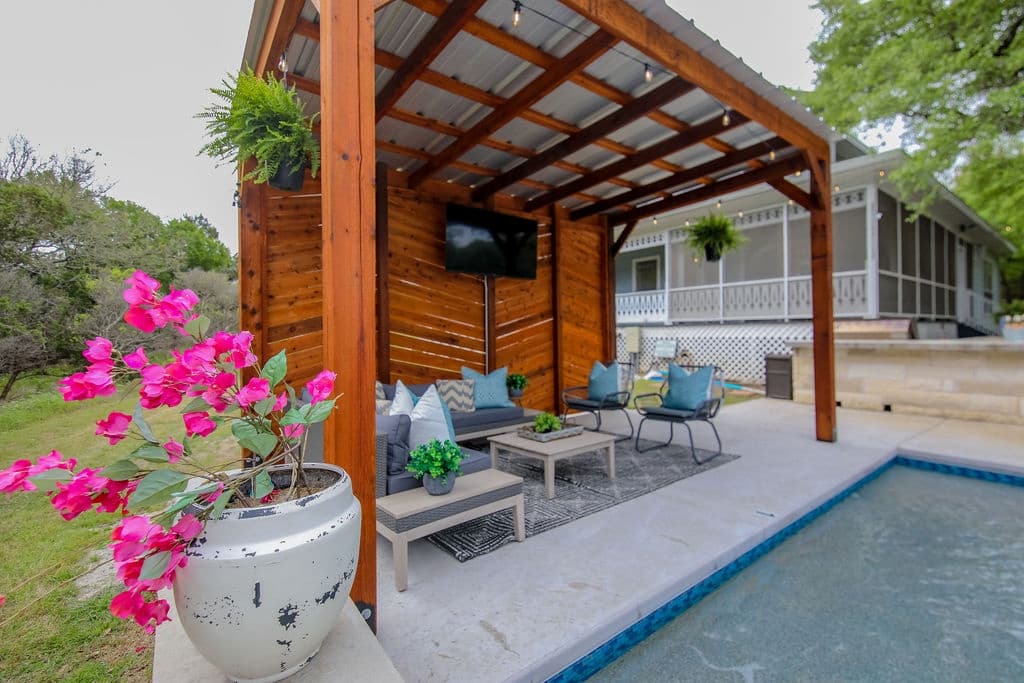 Hill Country Hideaway - Image 39