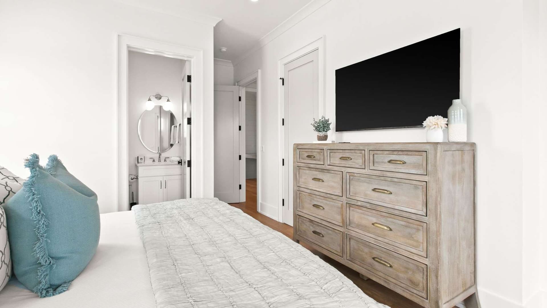 Lakeview Gulf Retreat - Image 27