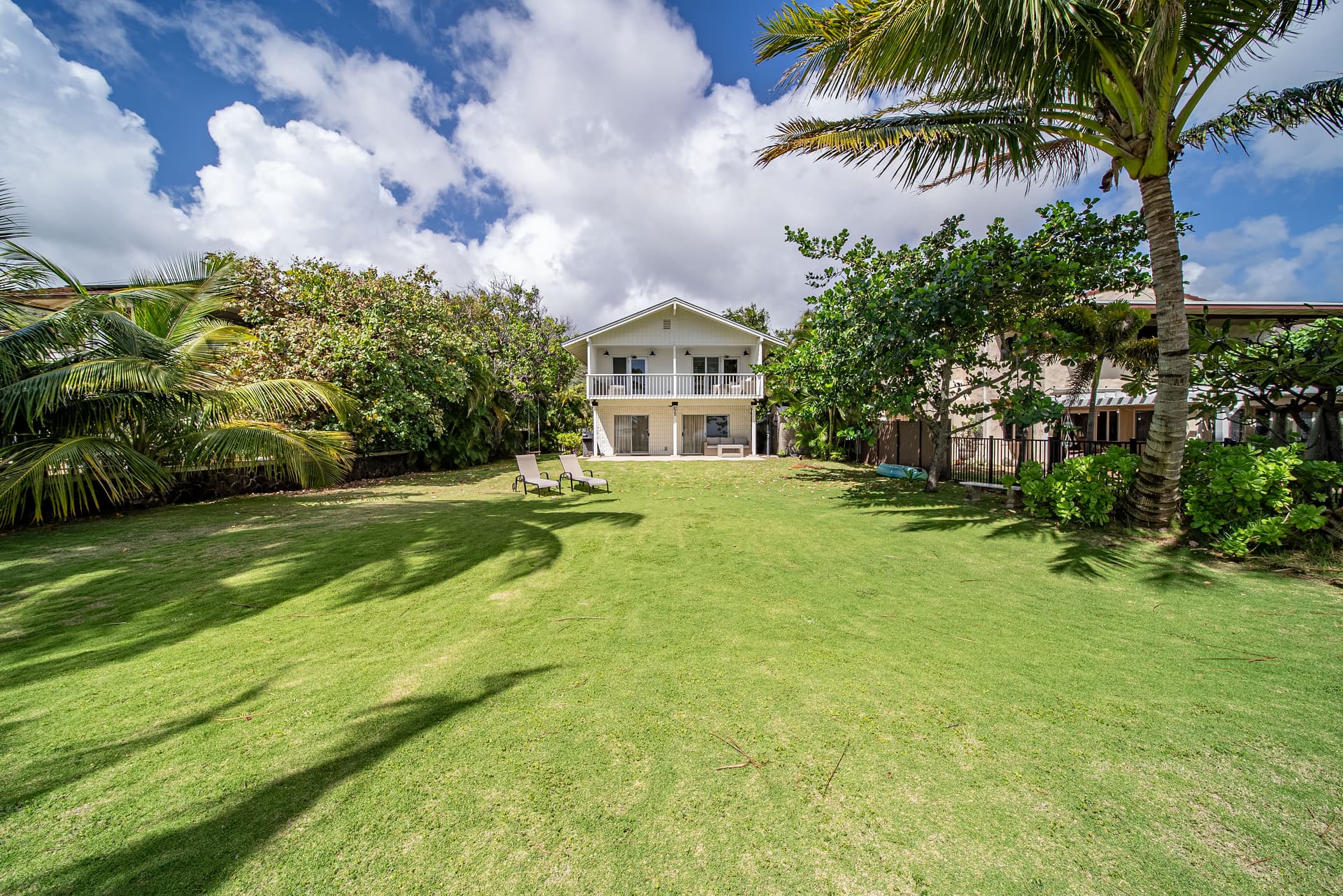 Honolulu Beachfront Retreat - Image 2
