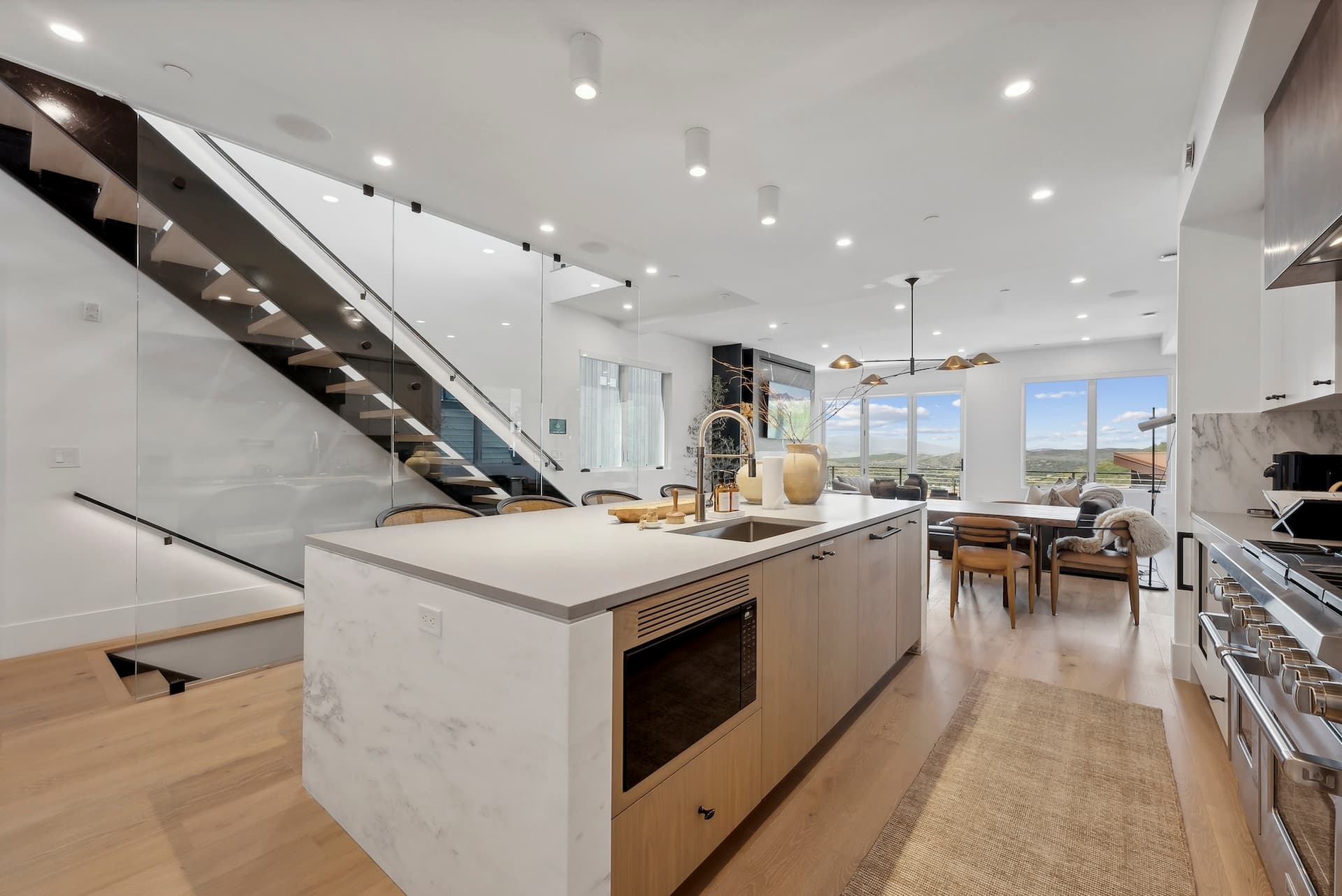 Slopeside Modern in Kings Crown - Image 10