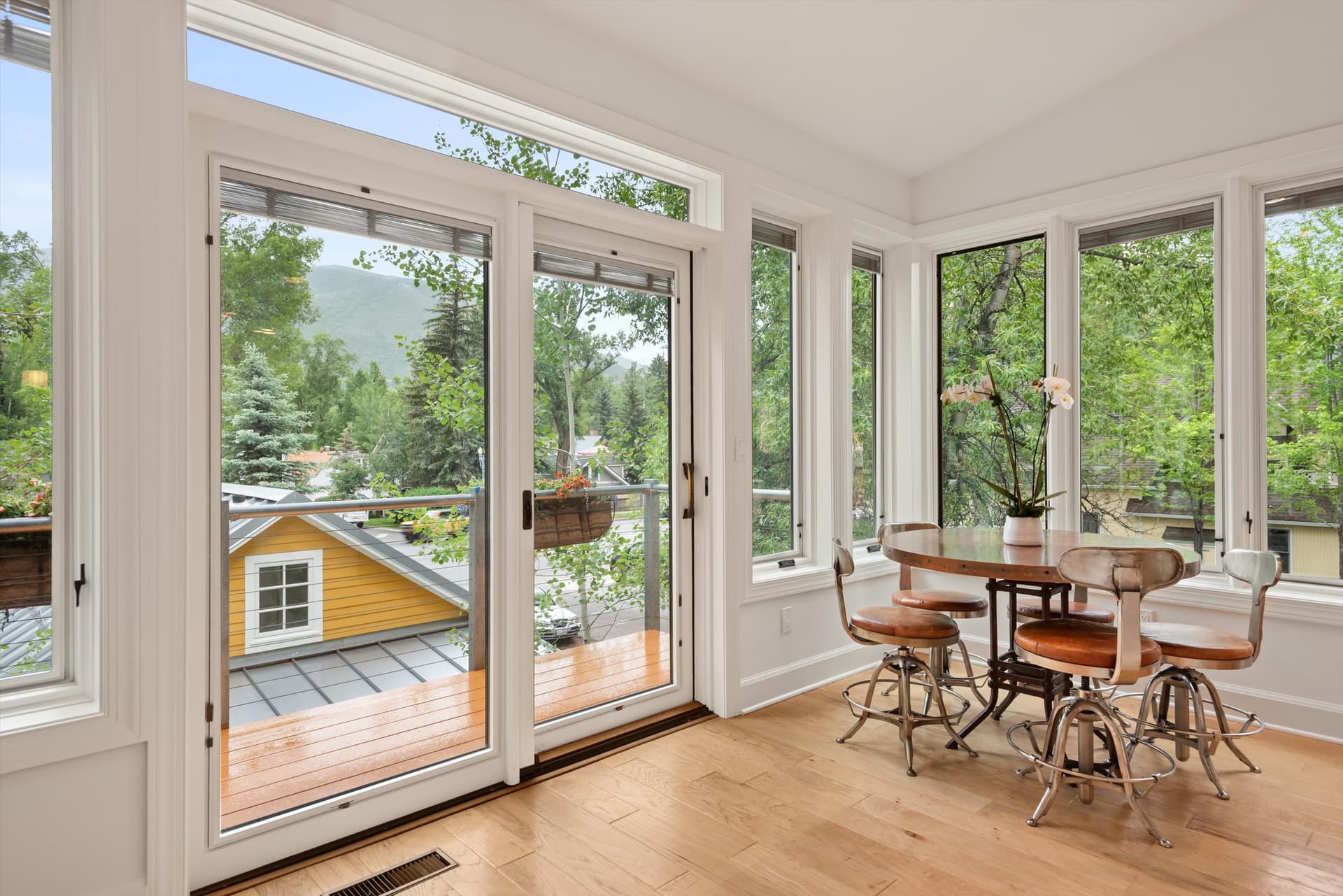 Apres Serene Lodge - Image 3