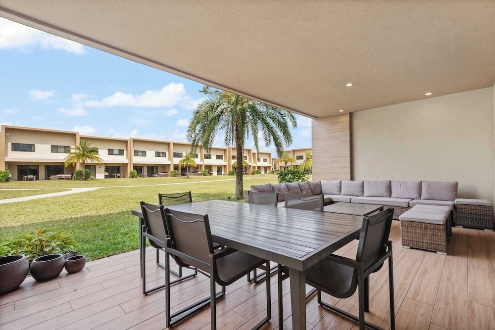 Chic Dream Villa - Image 2