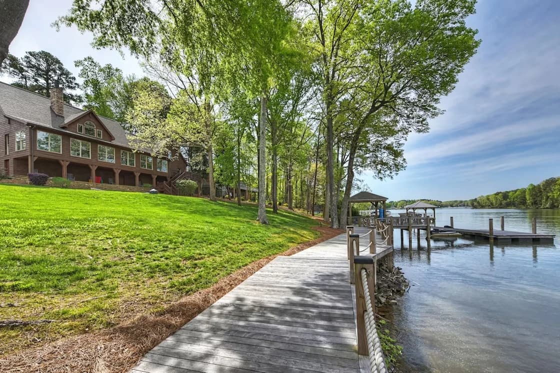 Sunset Shores Resort - Image 3