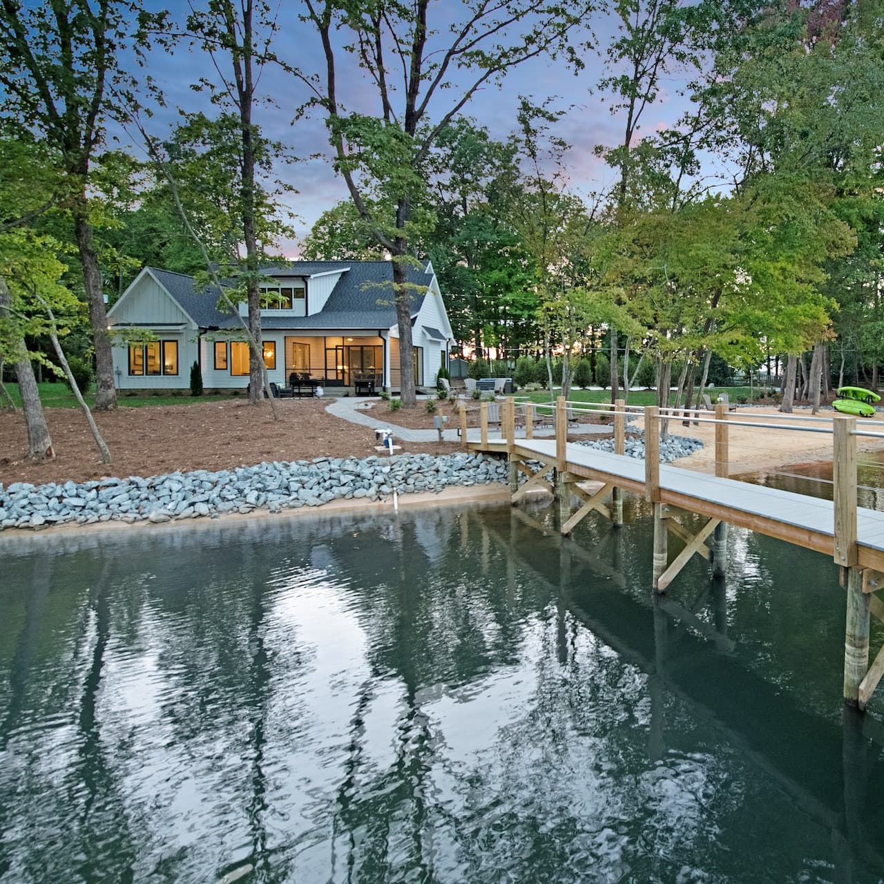 Hanesbee Escape - Image 1