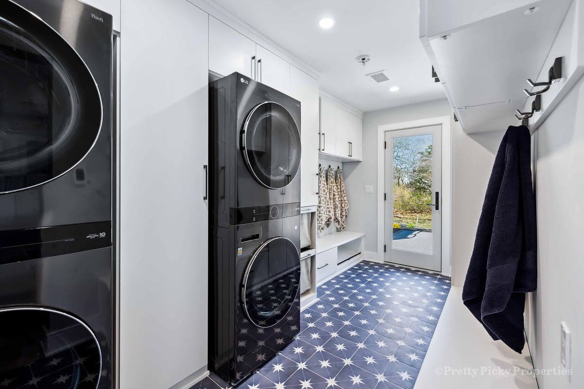 Lewis Bay Lookout - Image 34