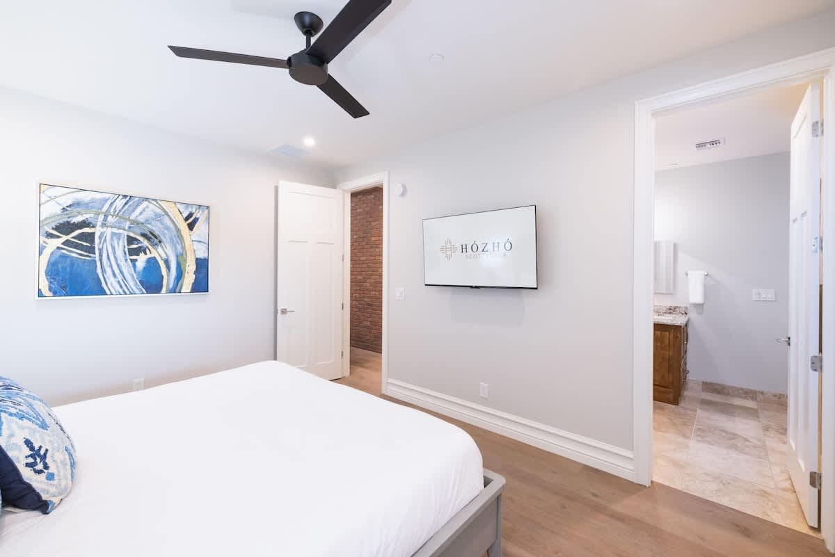 Estate on Shea - Image 14