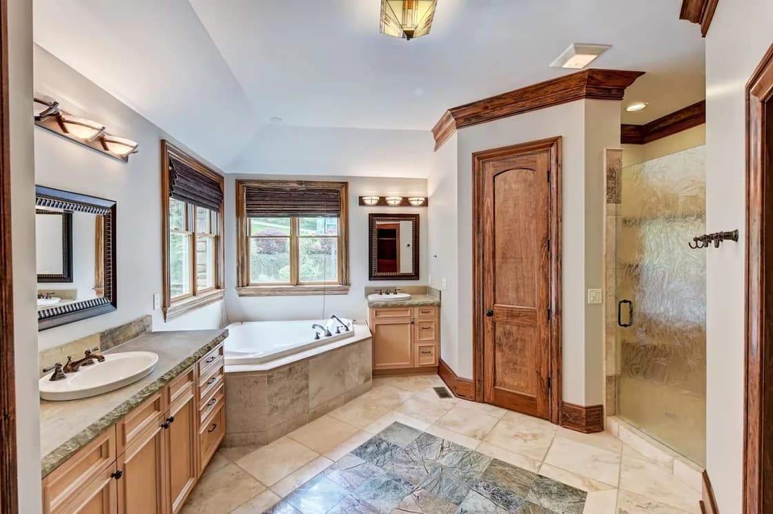 Sunset Shores Grand House - Image 23