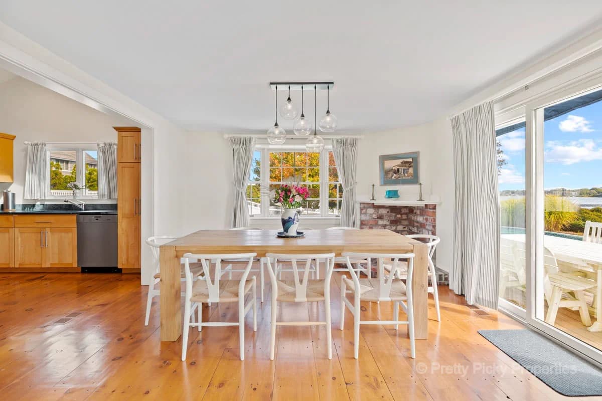 Serenity by the Sea - Image 12