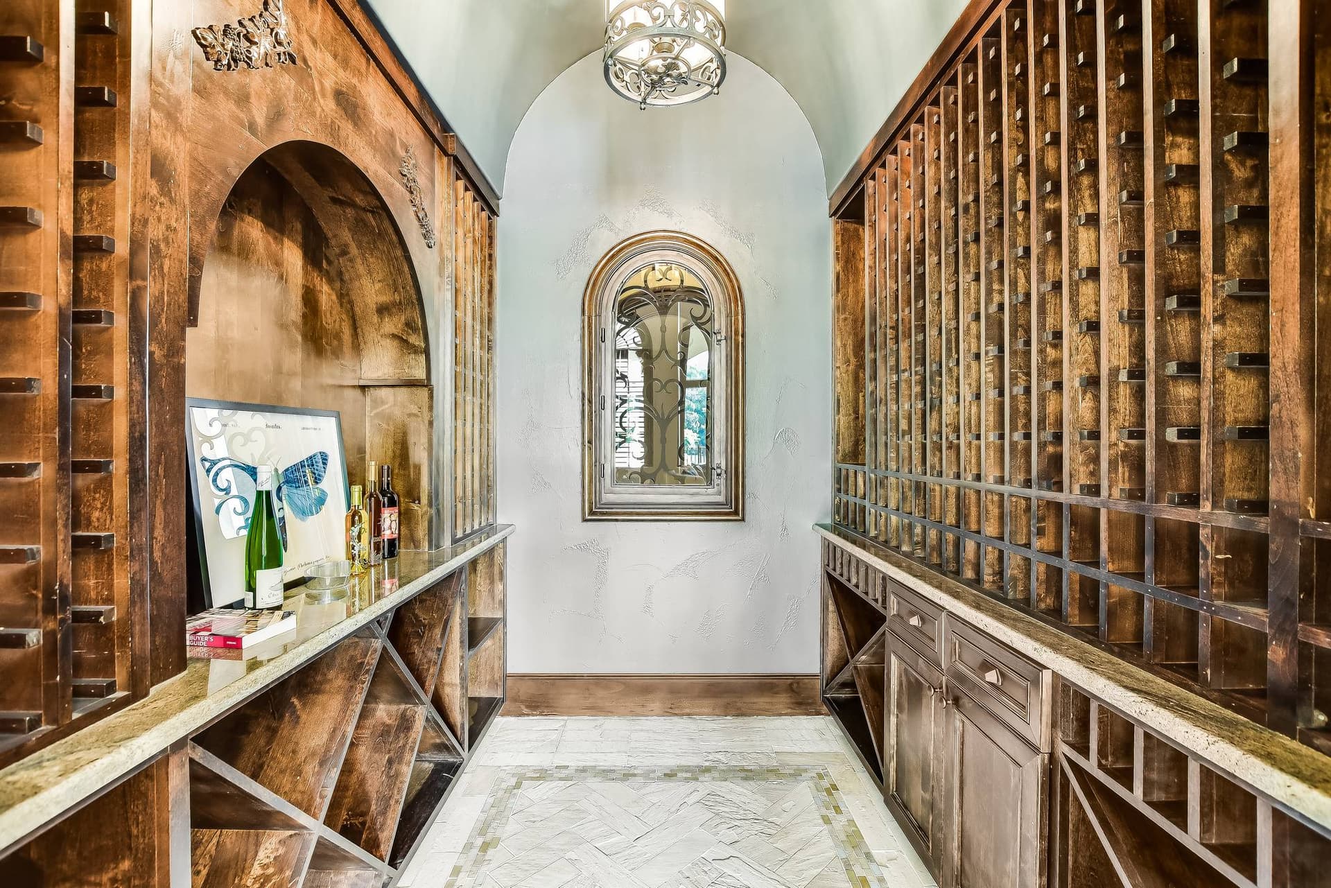 Autograph on Lake Austin - Image 13