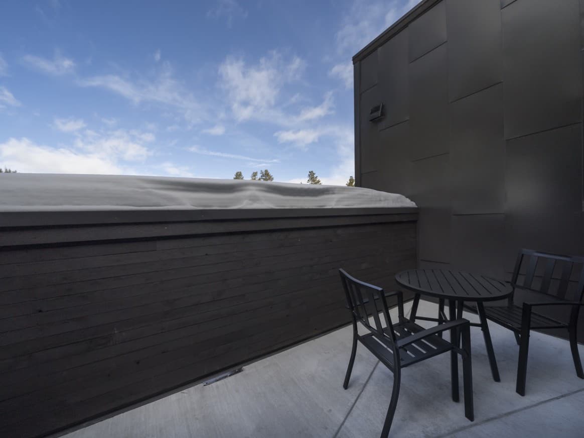 Park Avenue Flats #3 - Image 2