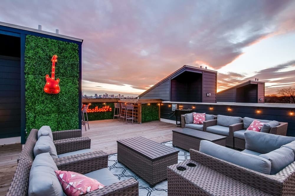 Double Deck - Image 1