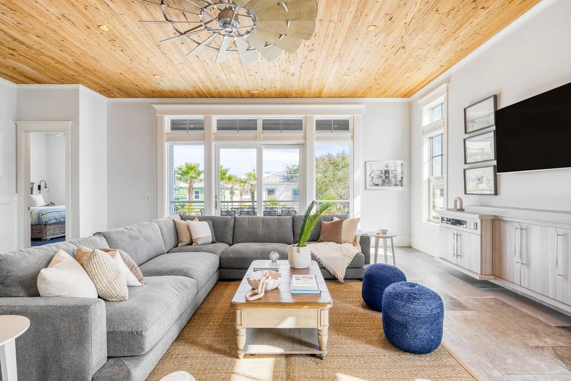 Monarch Manor - Image 4