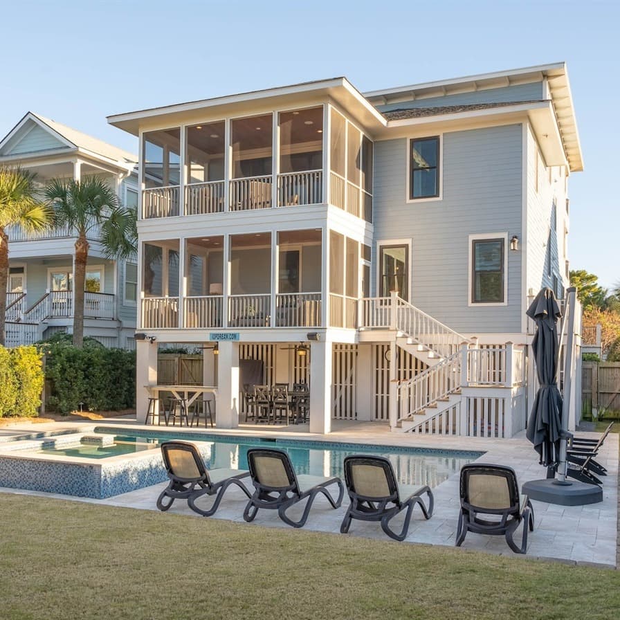 Isle Elegance Manor - Image 1