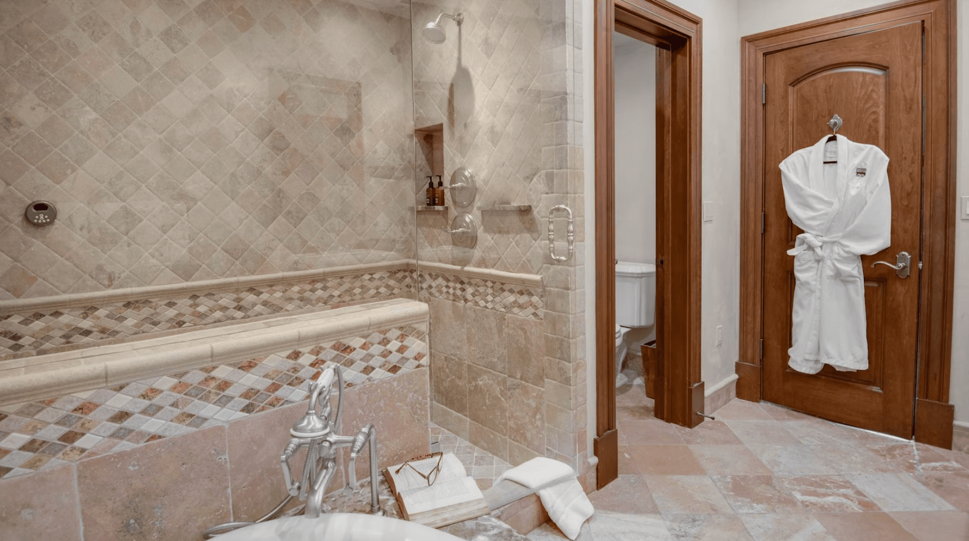 Village Walk Place - Image 22