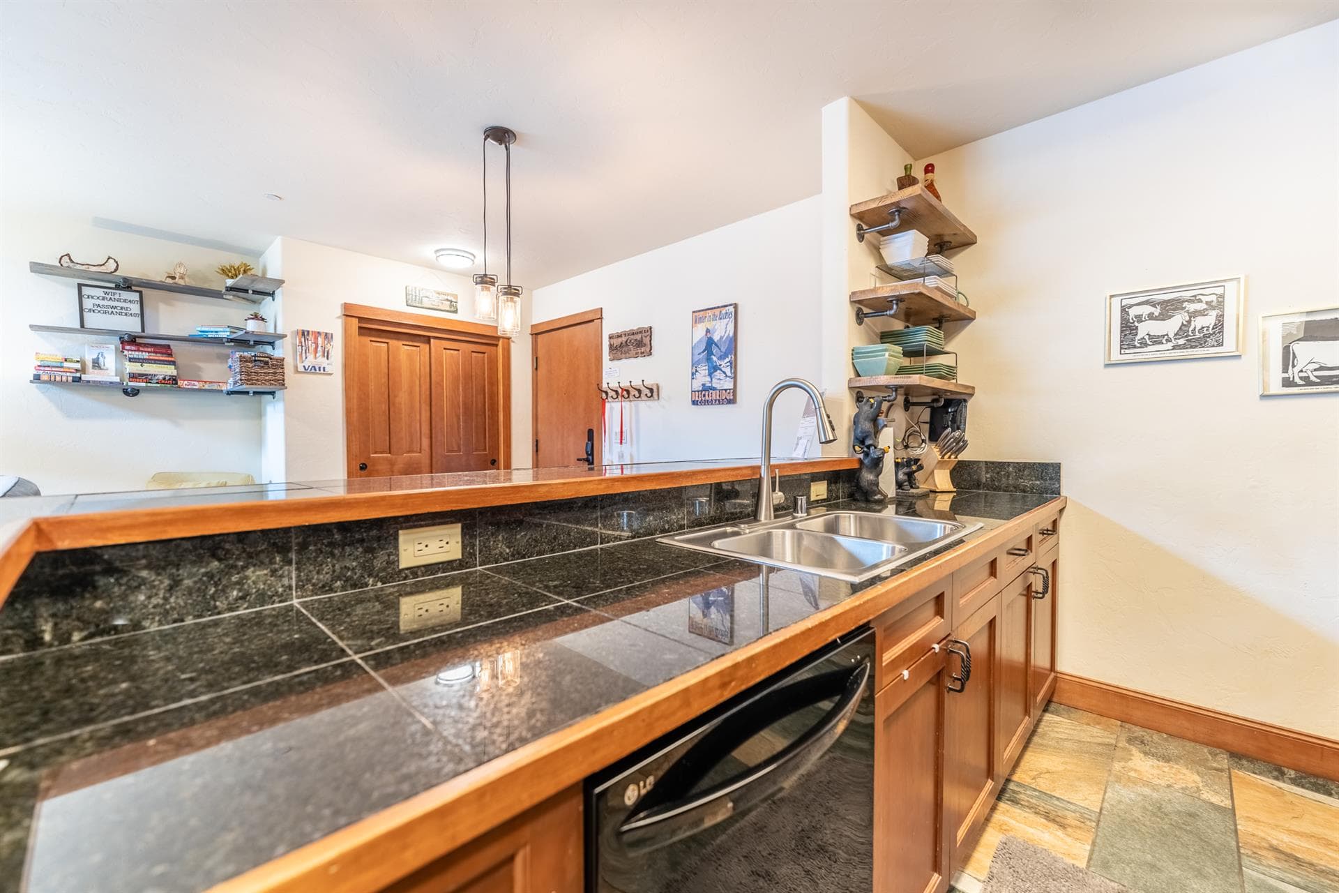 Misty Mountain House - Image 11