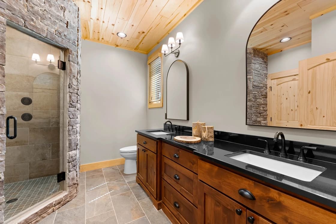 Black Bear Lodge - Image 45