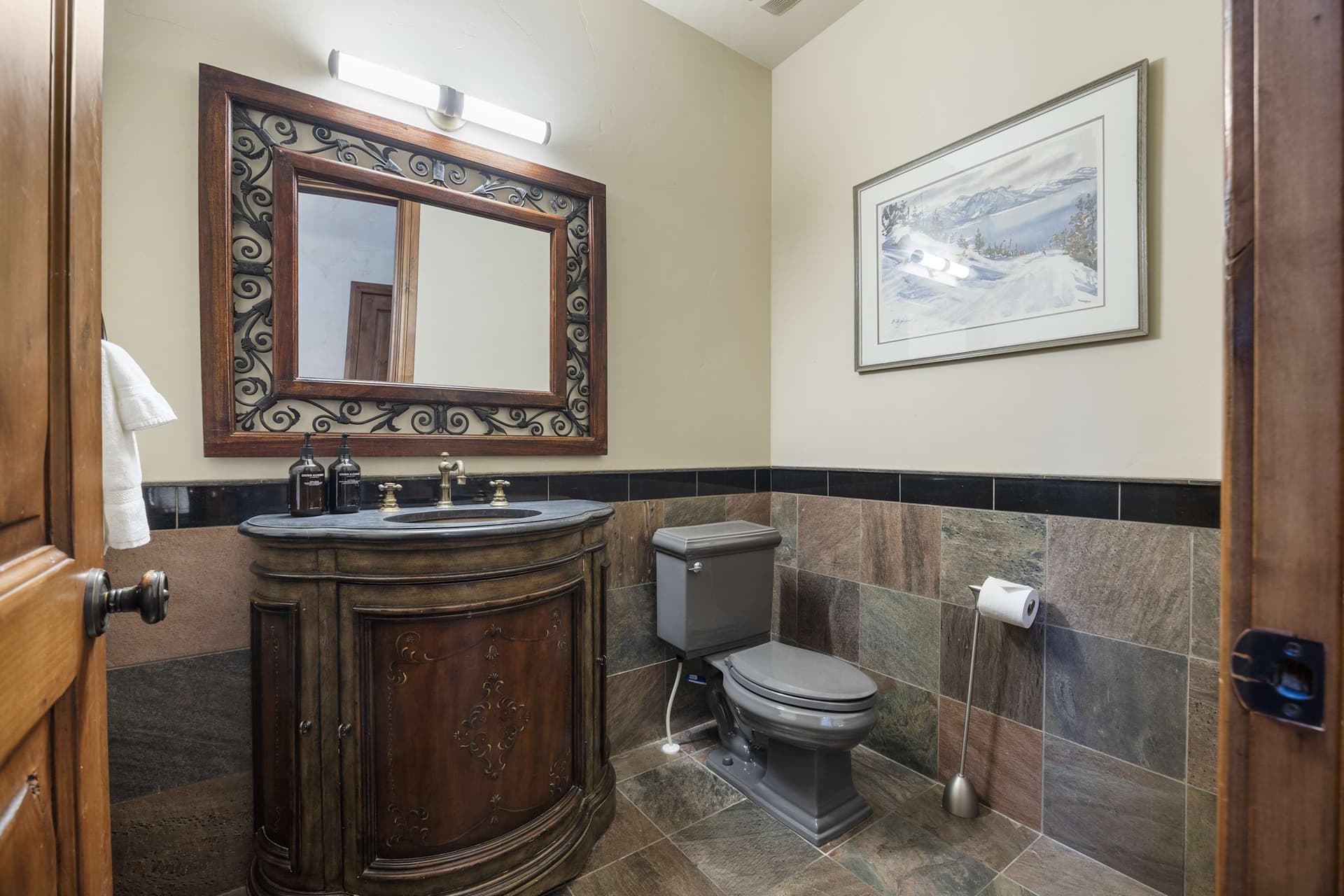 Luxury Mountain Retreat - Image 10