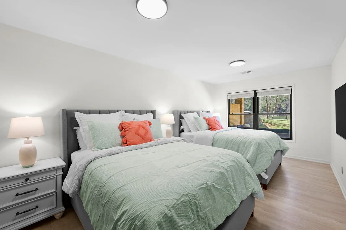 Knotty Pines - Image 49