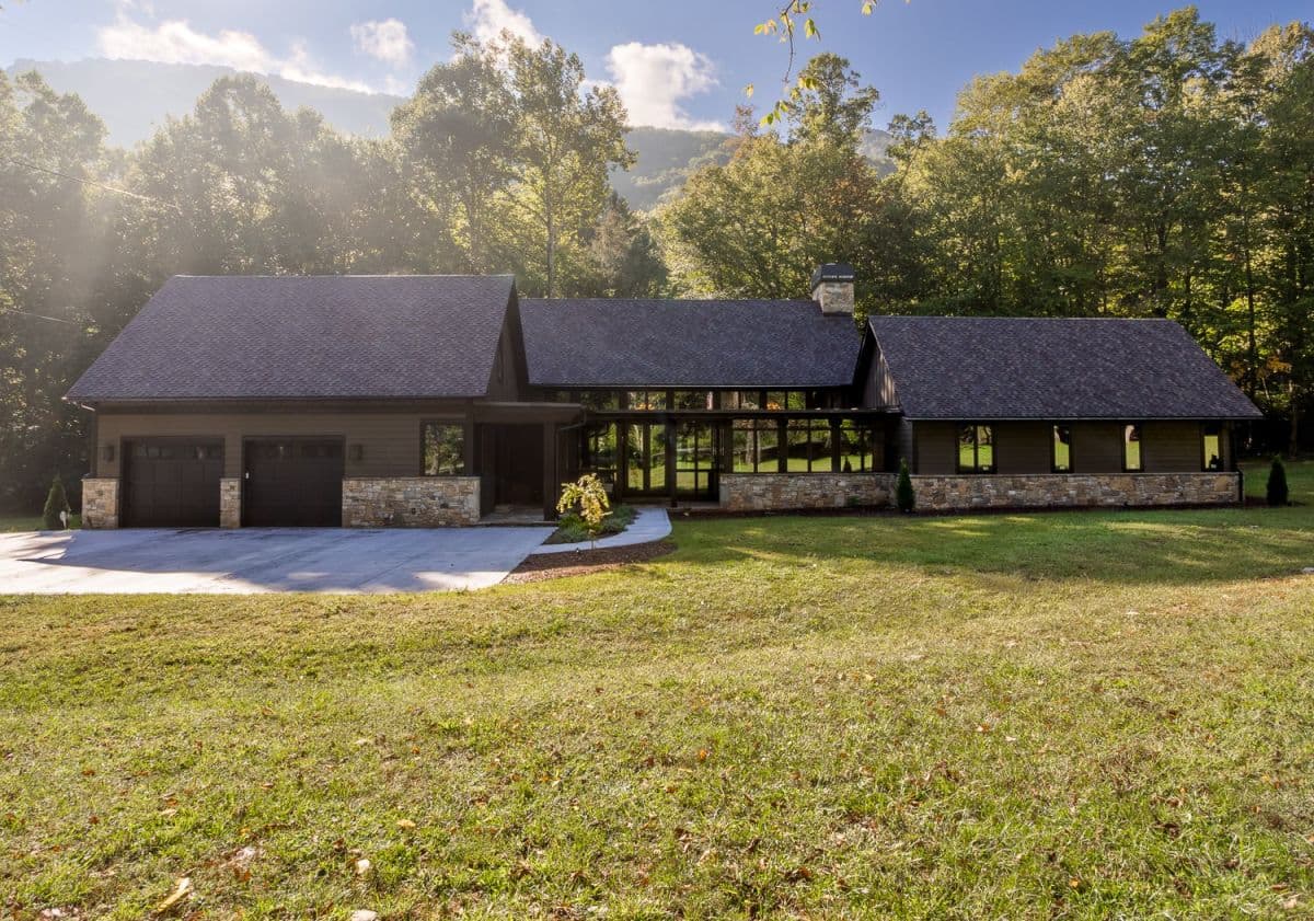 Modern Mountain Creekhouse - Image 1