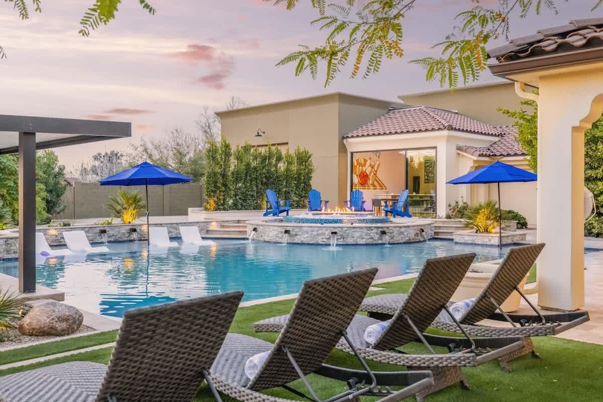 Estate on Shea - Image 70