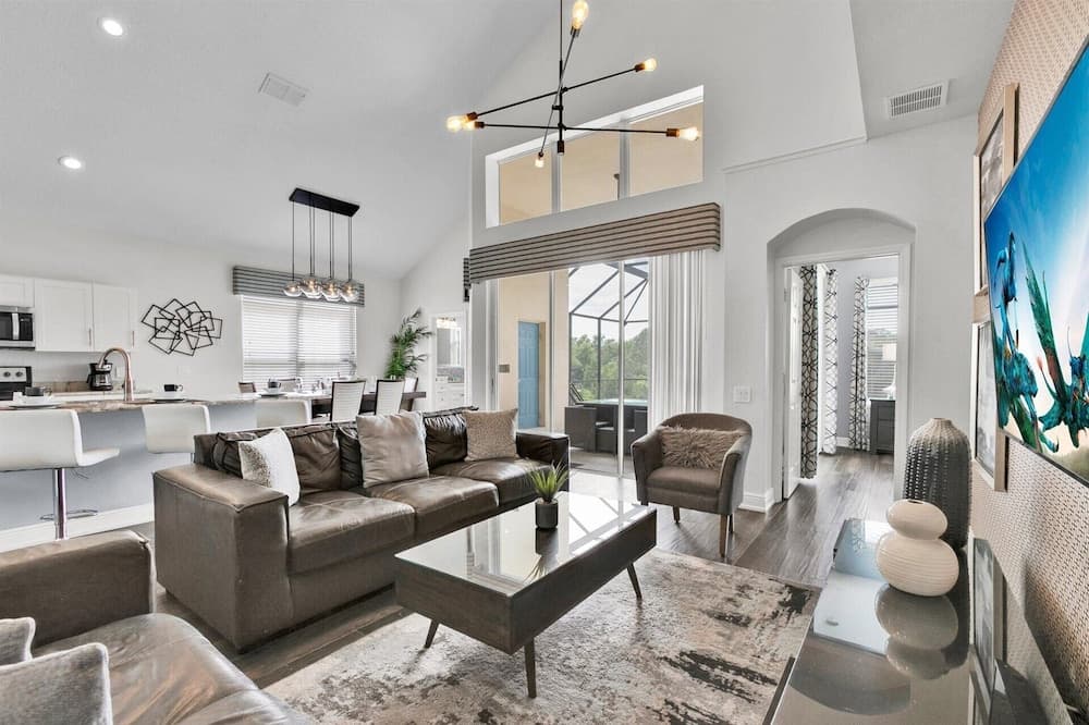 Sunny Palm - Image 1