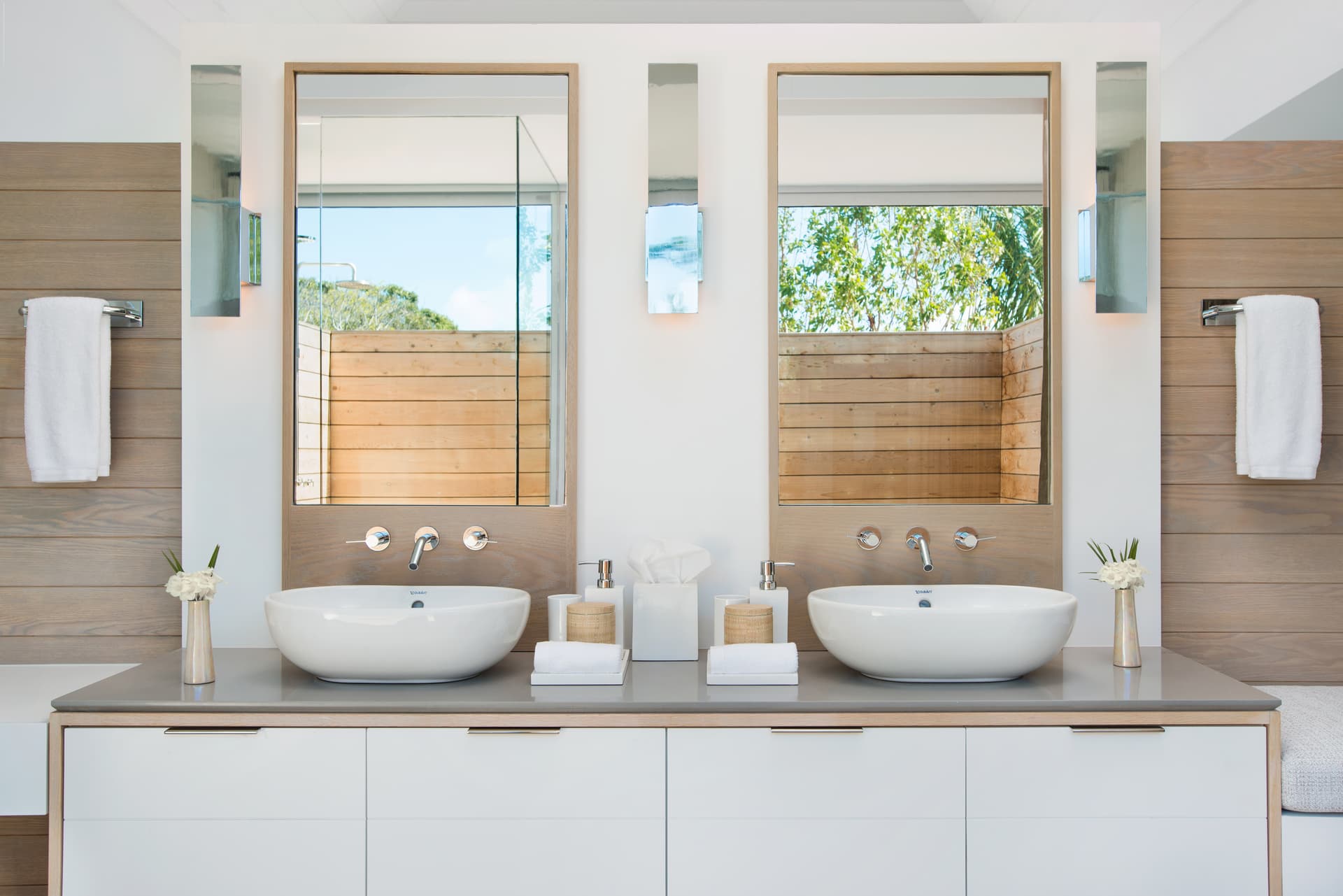 North Shore Five Bedroom Beachfront - Image 11