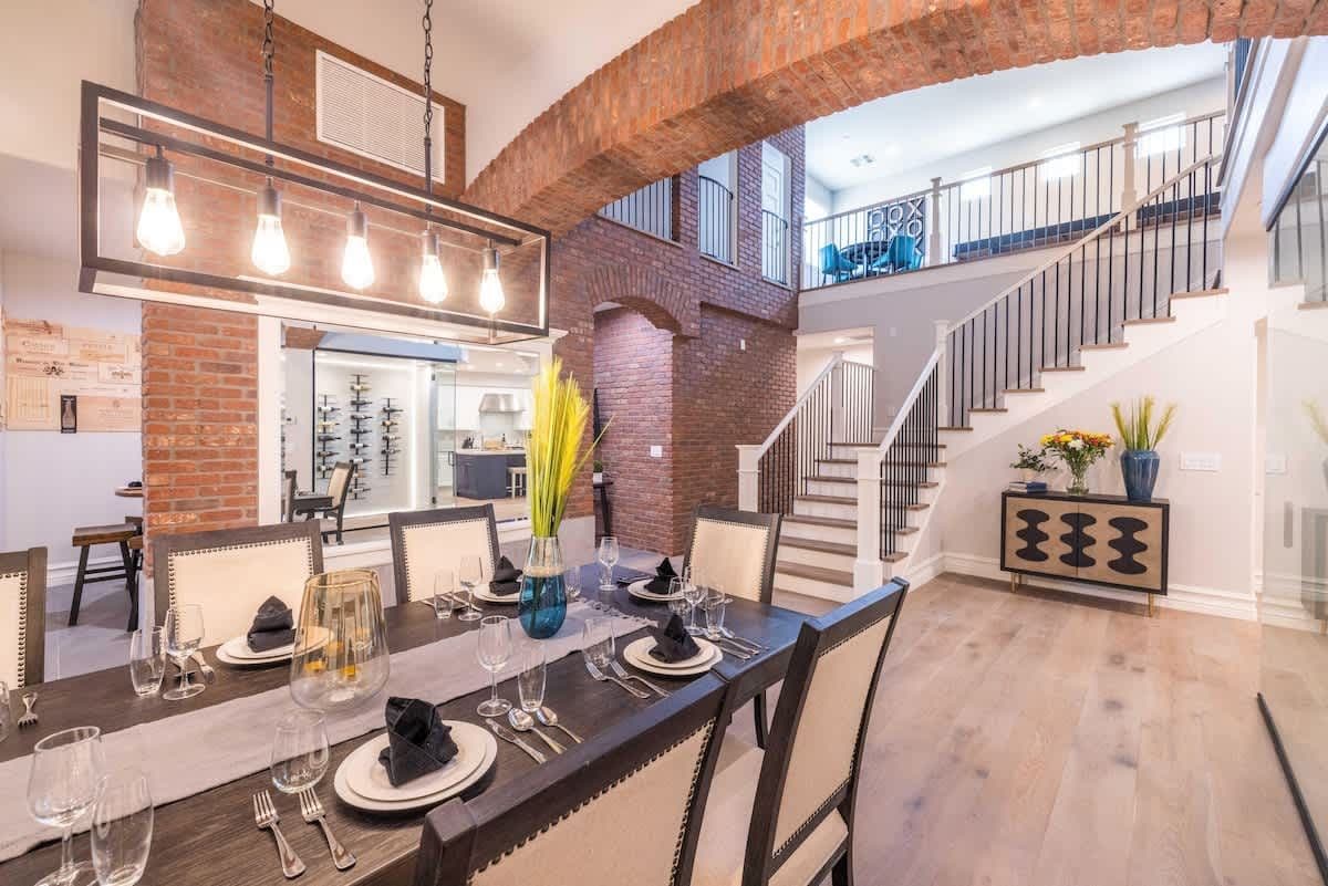 Estate on Shea - Image 9