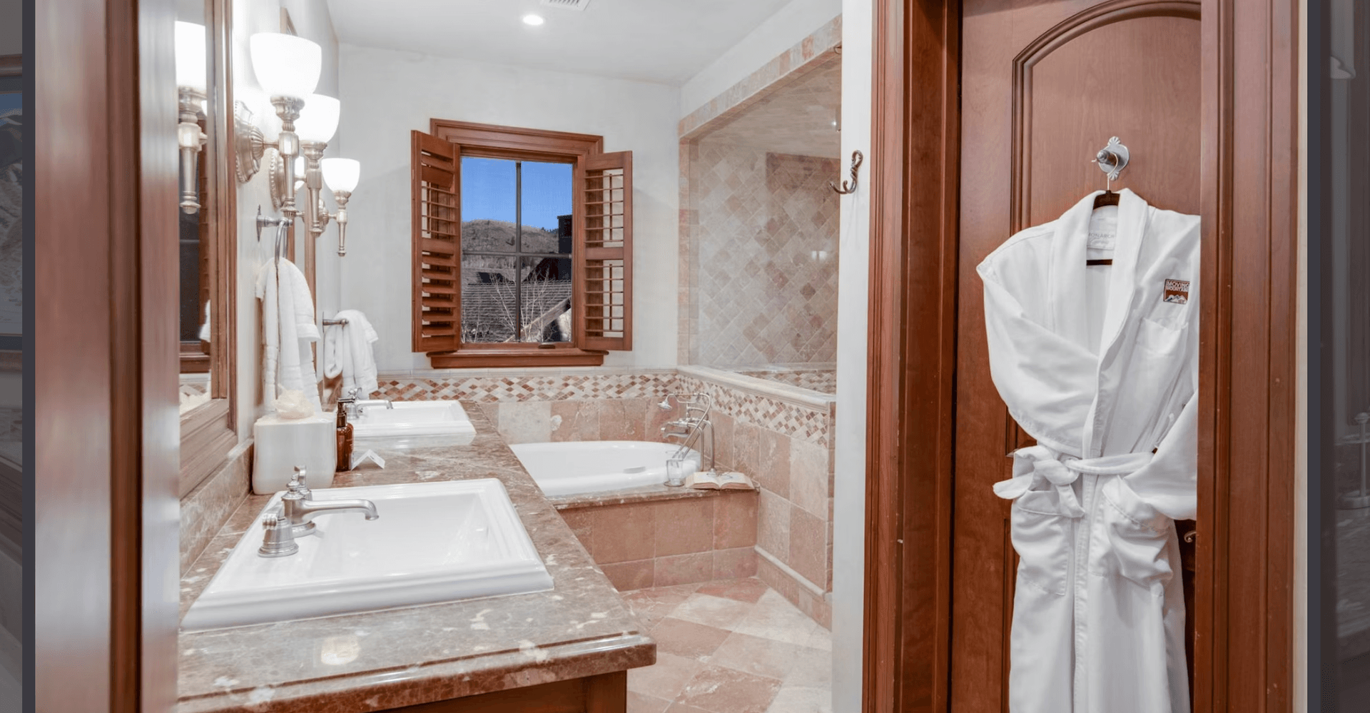 Village Walk Place - Image 30