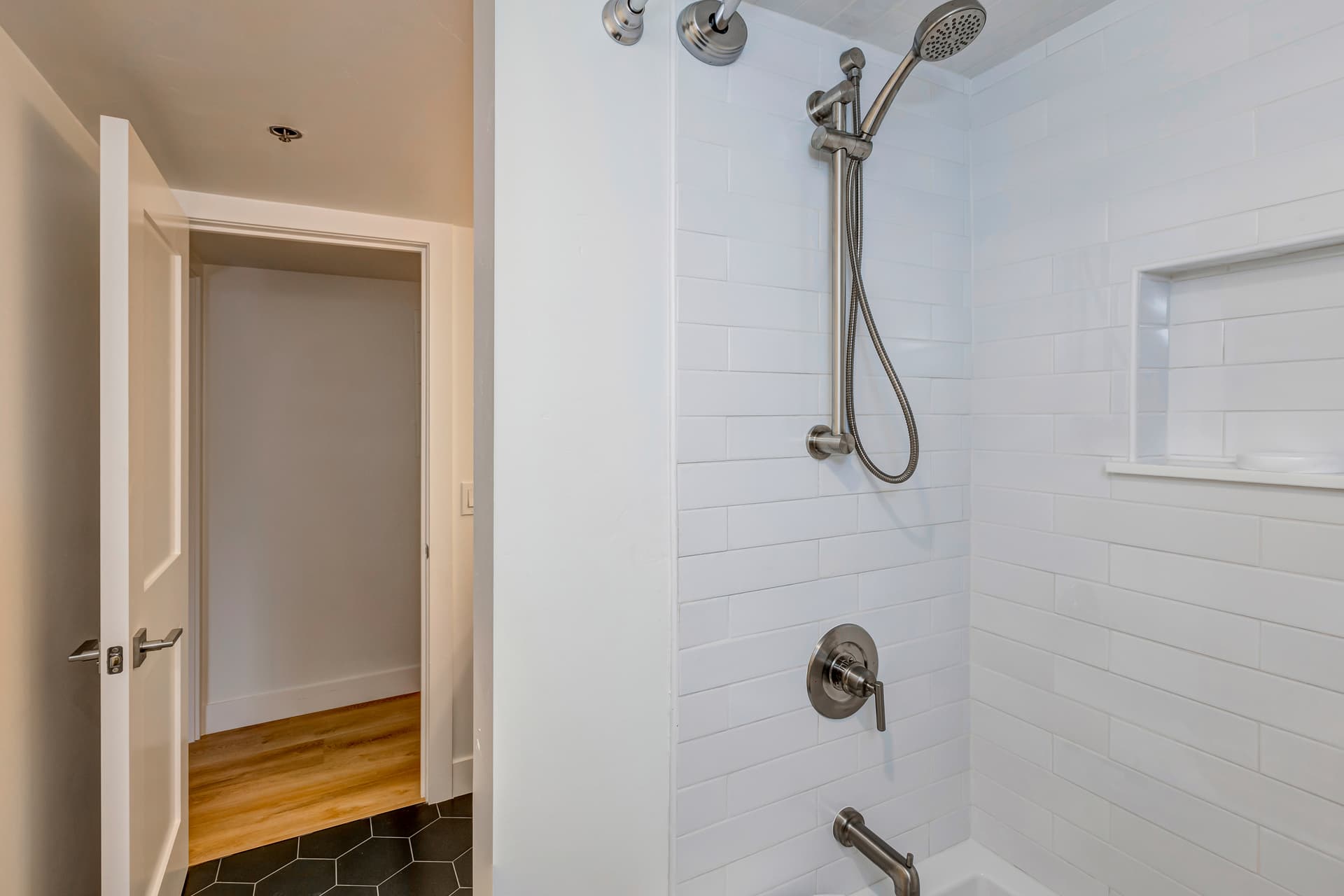 Park Station Luxury Retreat Home - Image 15