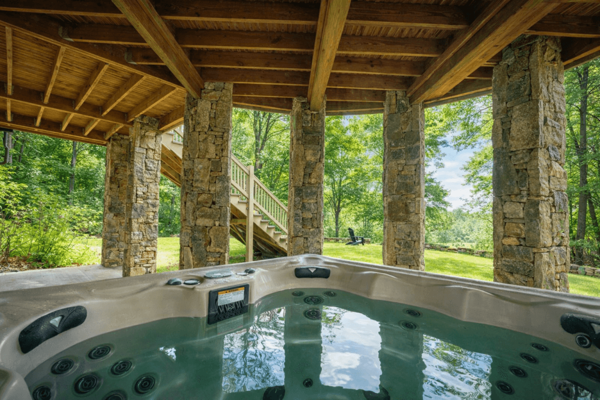 Whisper Mountain Lodge - Image 2