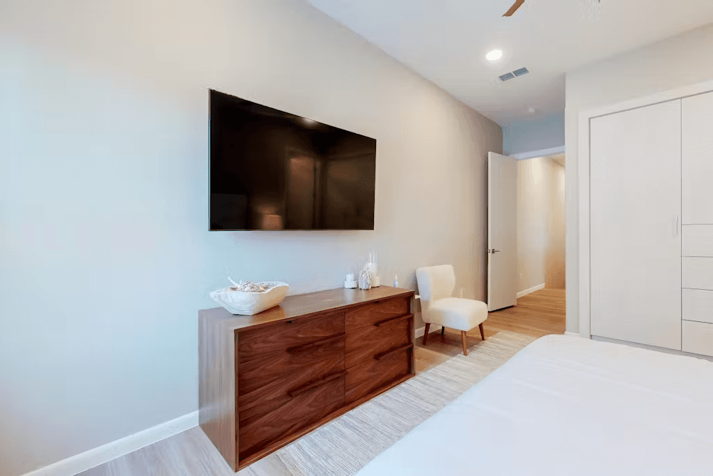 Dolphin Beach House - Image 9