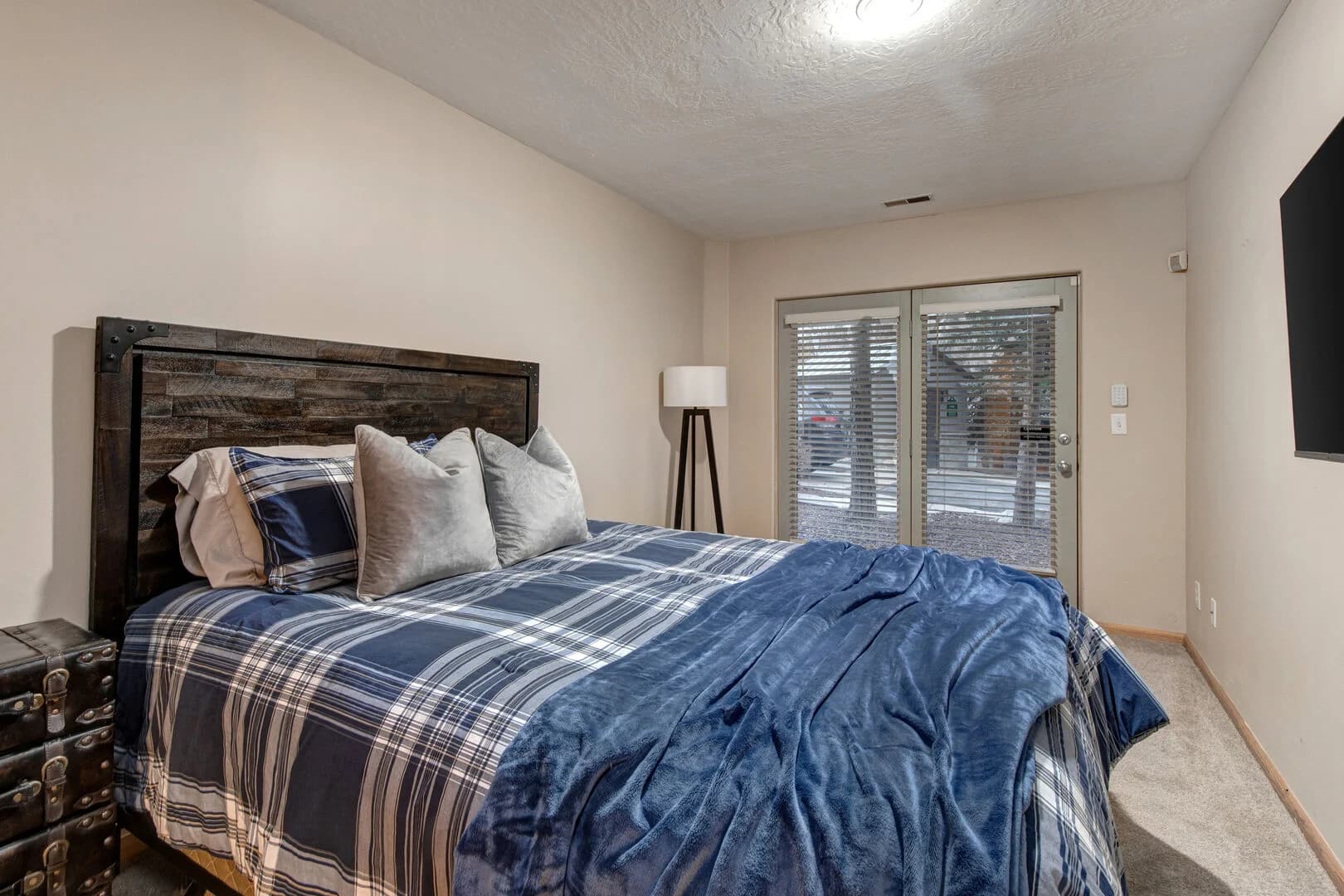 Moose Den - Image 21