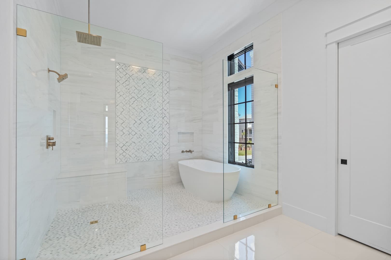 Grand Pearl - Image 79