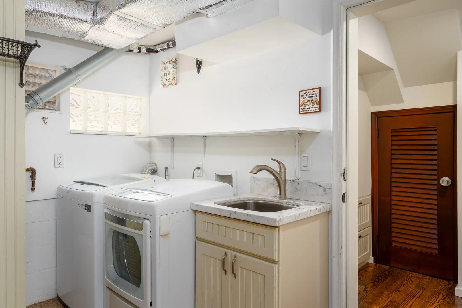 Seaside Serenity Haven - Image 22