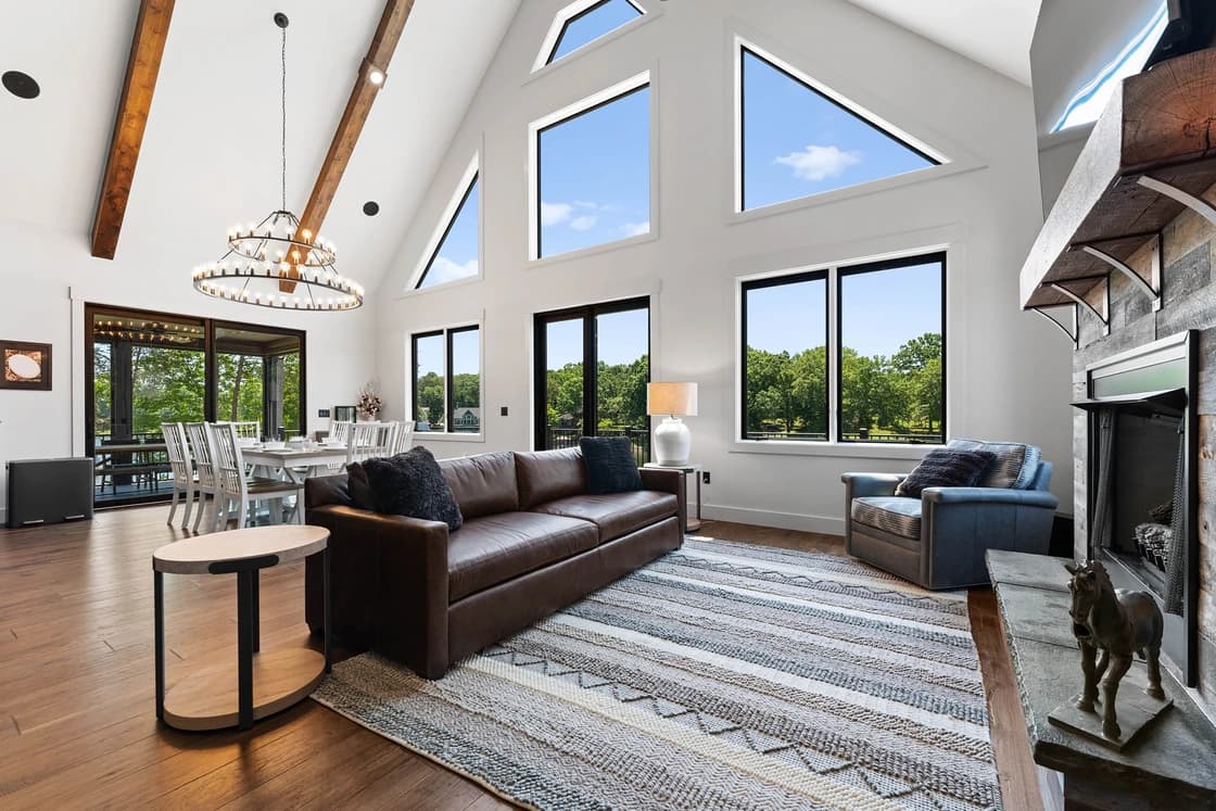 Lakefront Serenity Lodges - Image 9