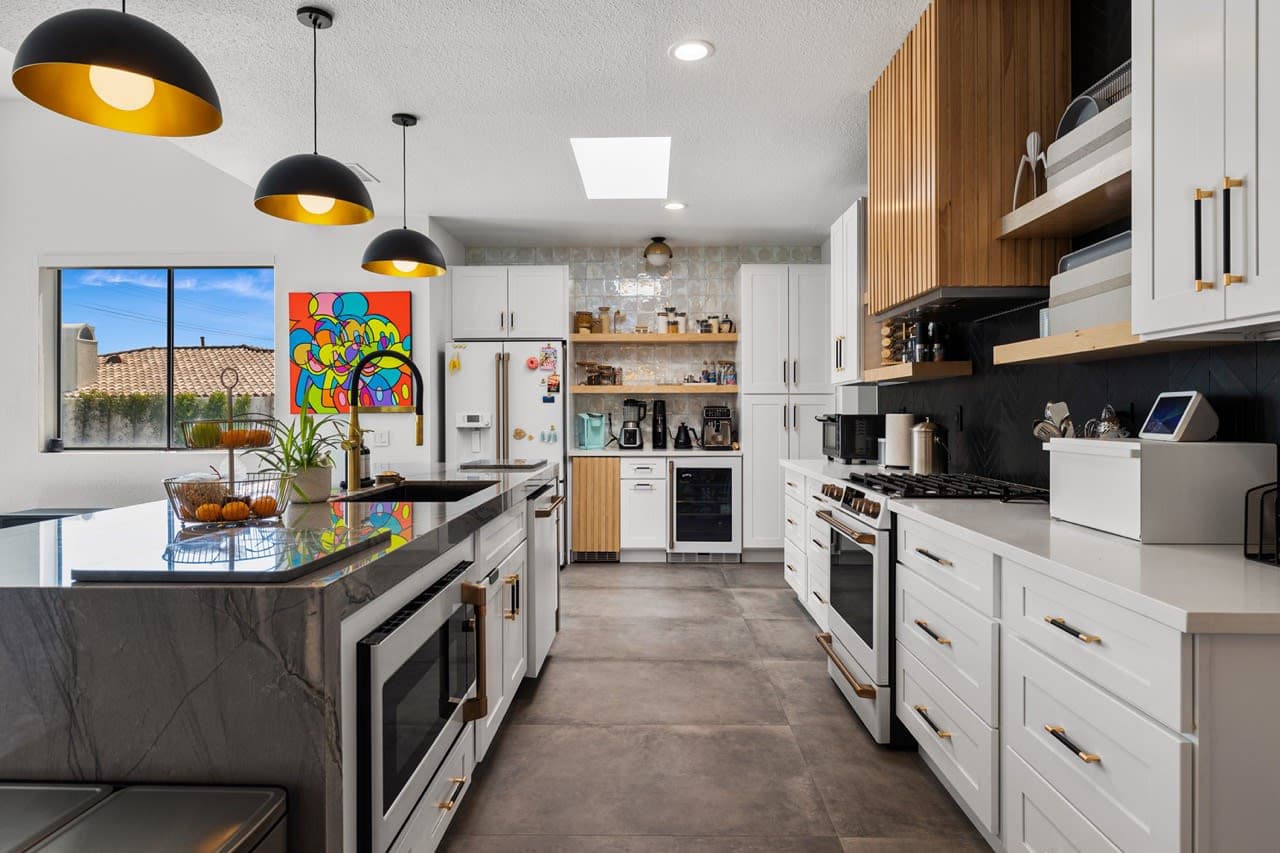 Palm Lighthouse - Image 29