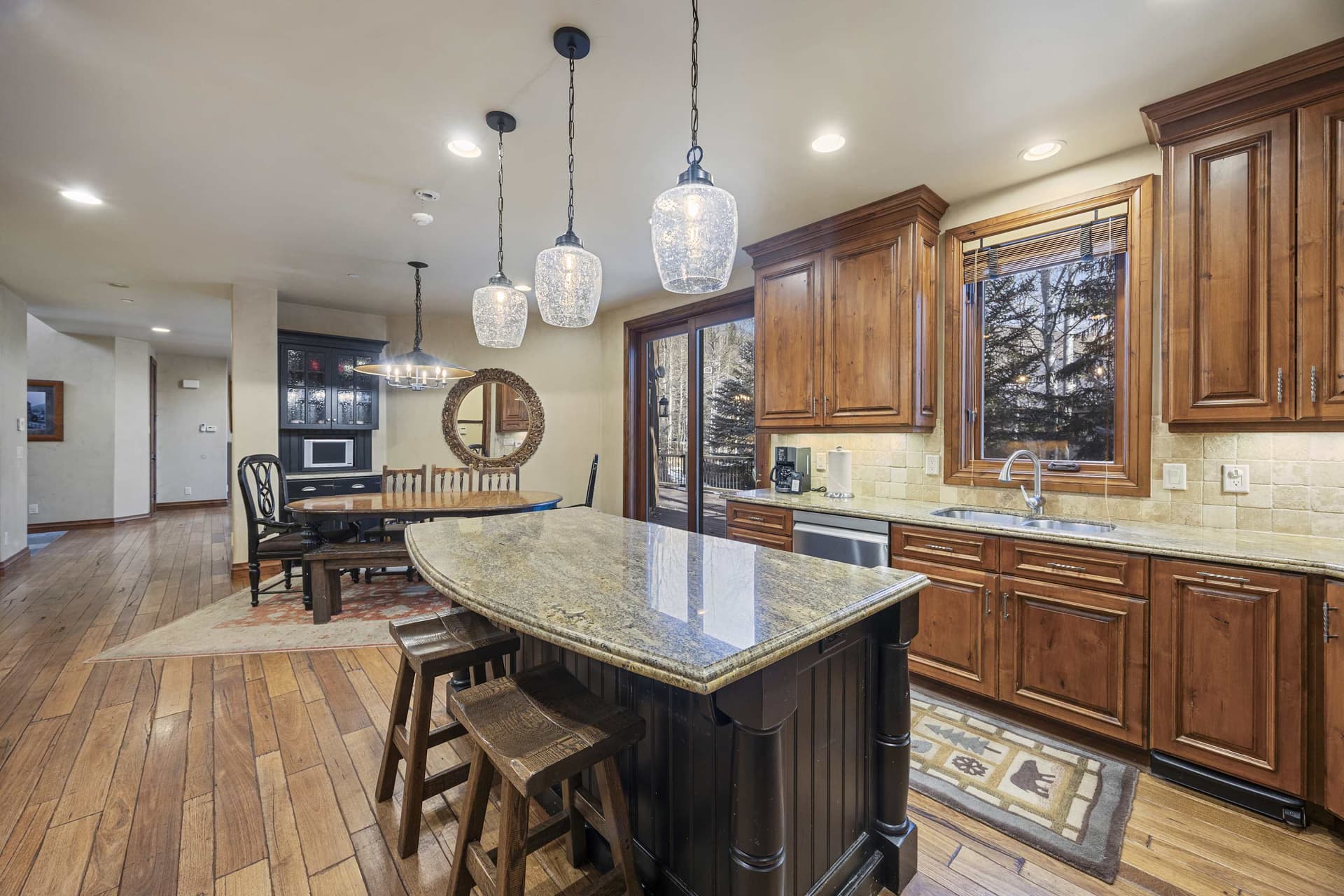 Luxury Mountain Retreat - Image 7