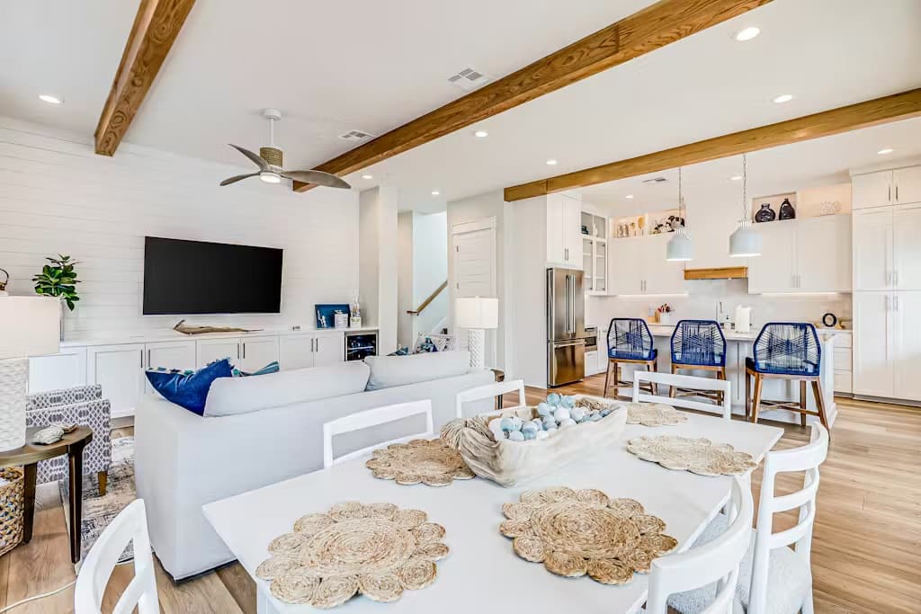 Beachin' Bungalow - Image 2