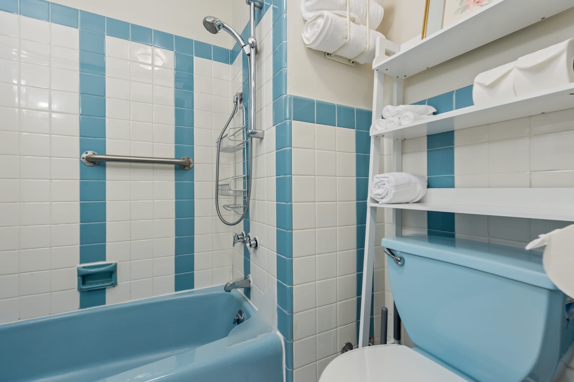 Garden Place - Image 38