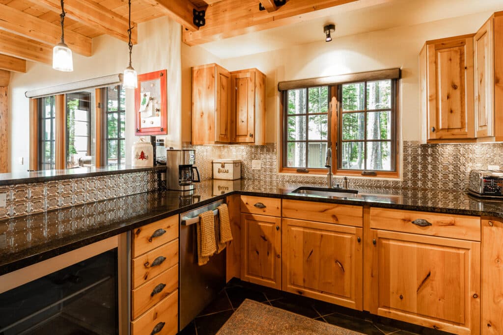 Full Moon House - Image 5