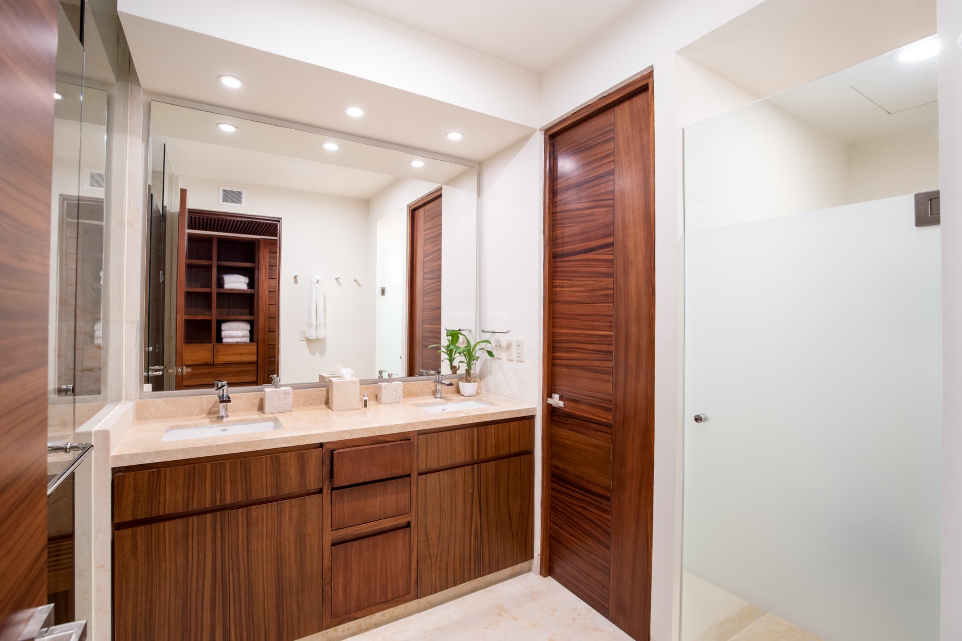 Tau Residences #412 - Image 24