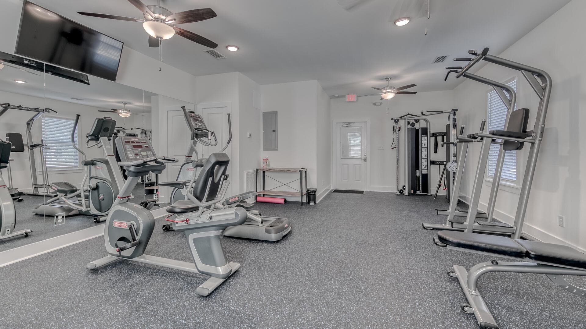 Blue Lake Home - Image 26