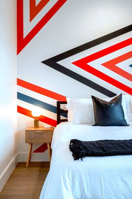 Queen's Gambit - Image 23